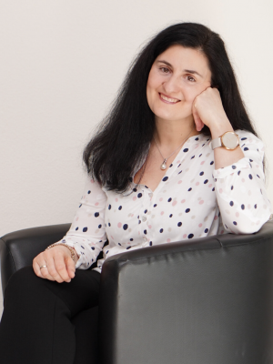 Portraitaufnahme von Dr. Aylin Thiel